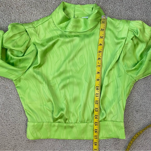 Ronny Kobo Kaira Satin‎ Open Back Top Green 4 - Picture 10 of 10